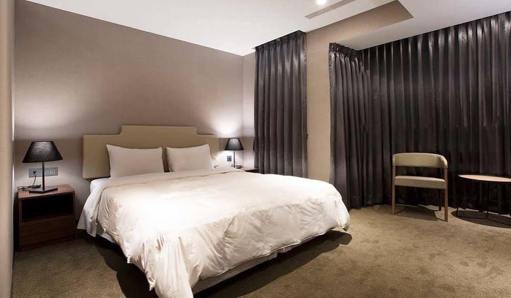 טאיפיי Noble Hotel מראה חיצוני תמונה