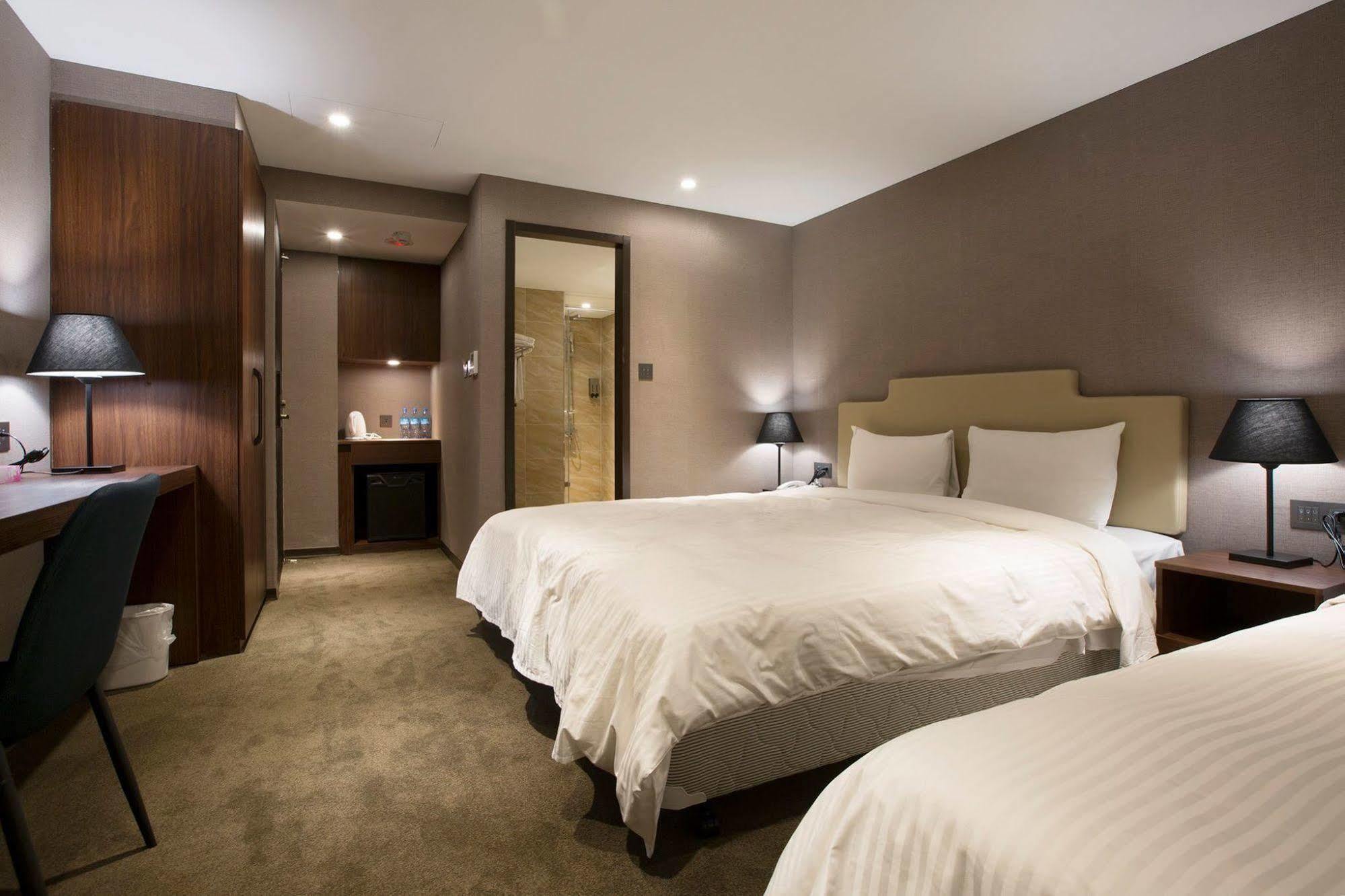 טאיפיי Noble Hotel מראה חיצוני תמונה