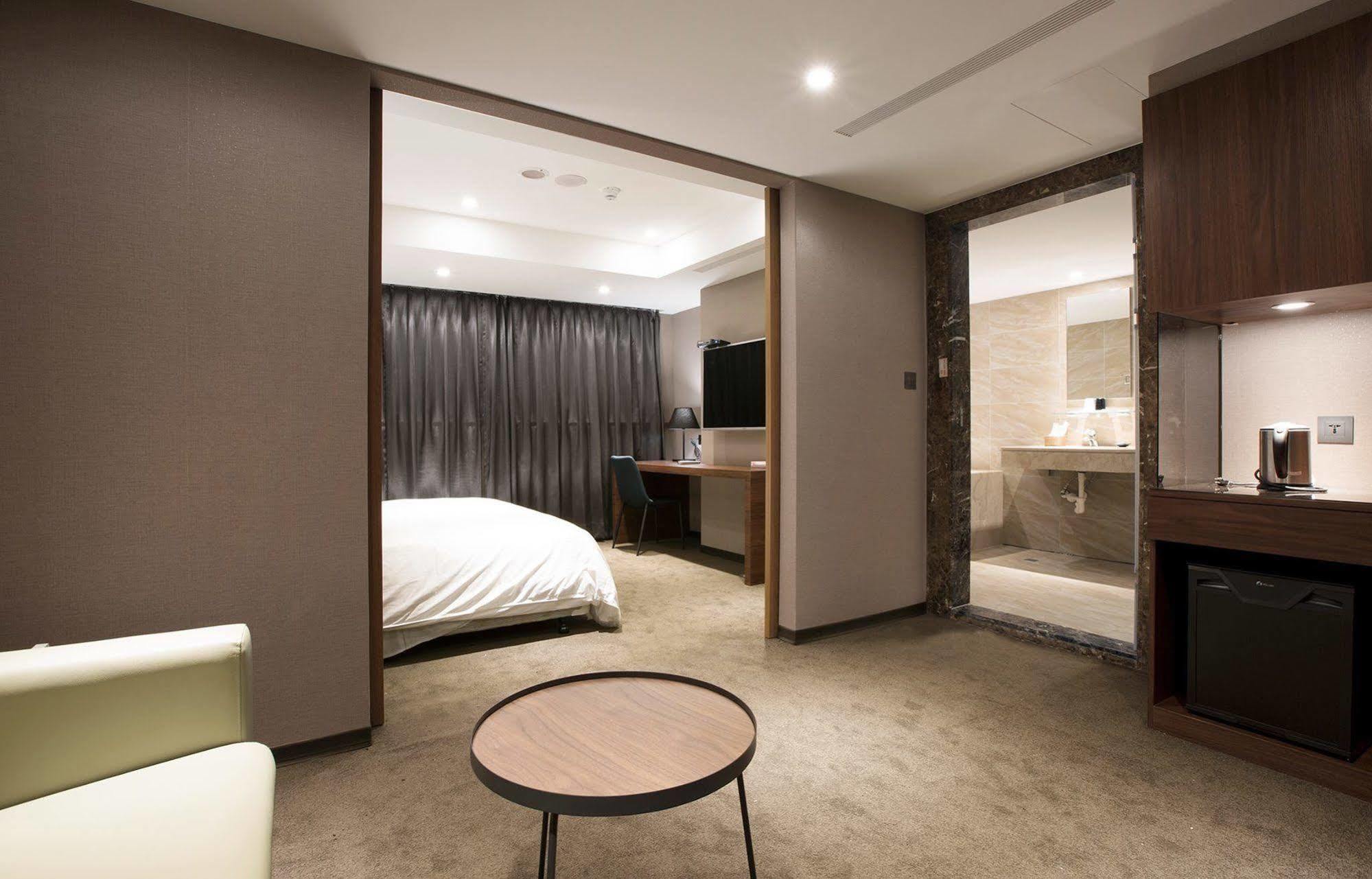 טאיפיי Noble Hotel מראה חיצוני תמונה